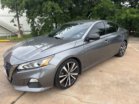 1 image of 2020 Nissan Altima 2.5 SR