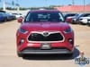 2 thumbnail image of  2021 Toyota Highlander XLE