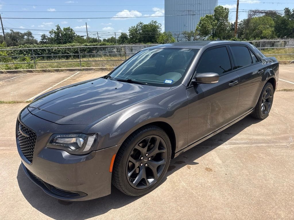 2023 Chrysler 300 S's photo