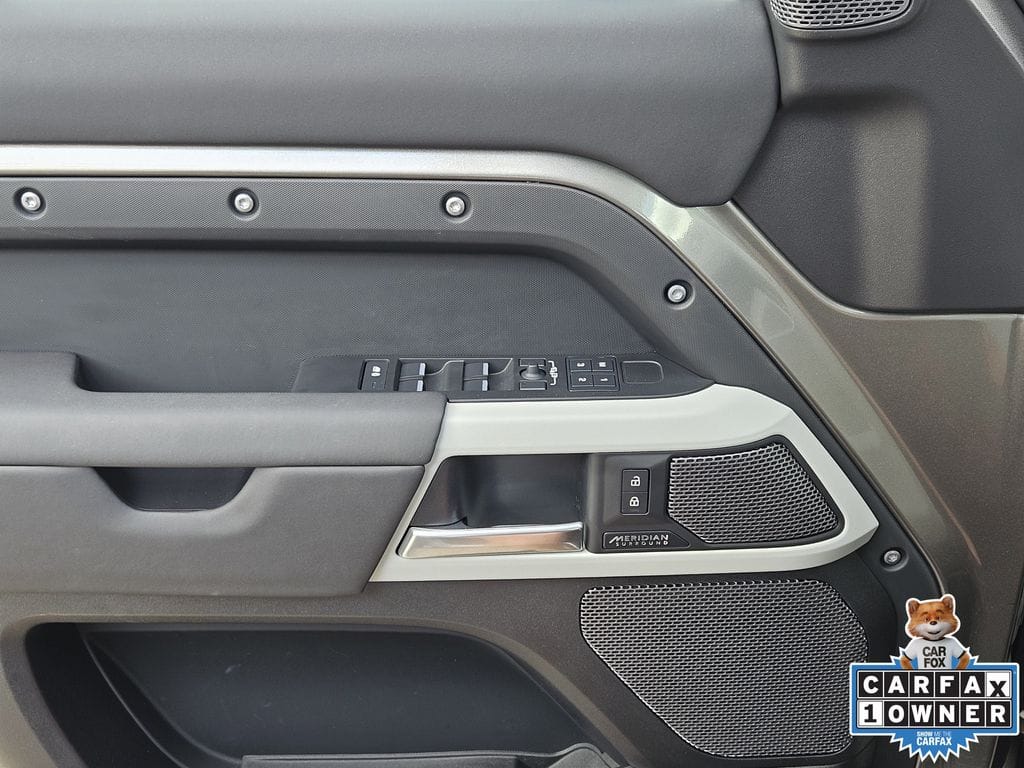 2024 Land Rover Defender SE - Photo 25