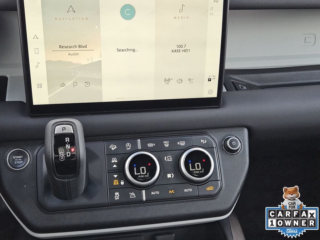 2024 Land Rover Defender SE - Photo 17