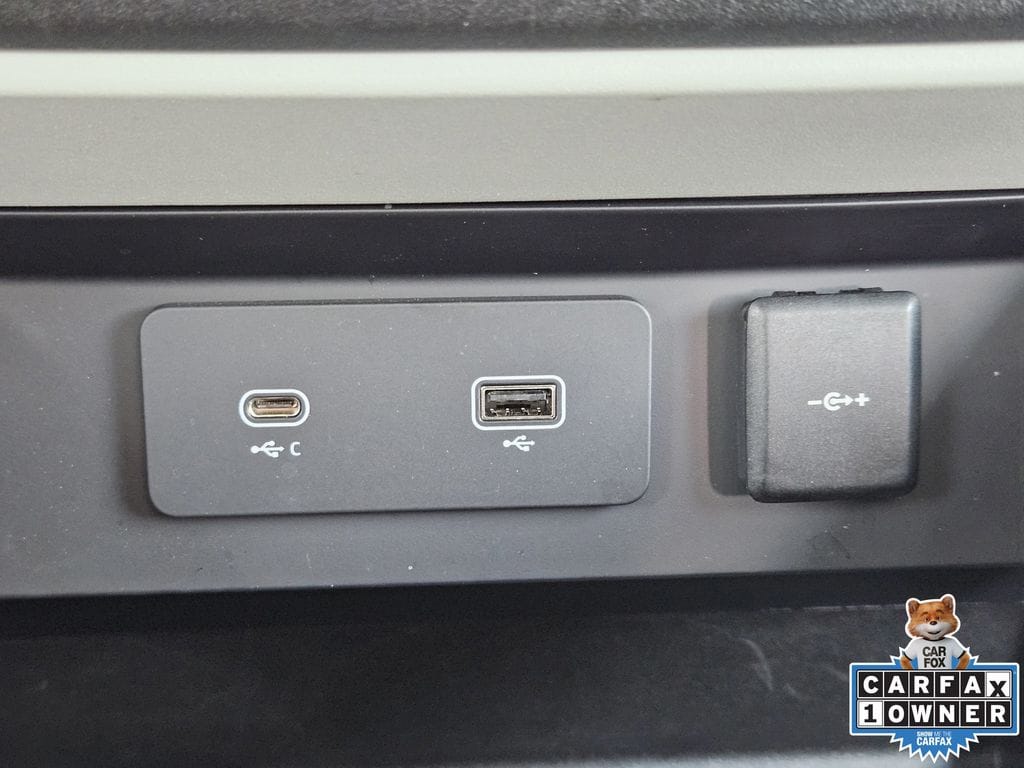 2024 Land Rover Defender SE - Photo 21