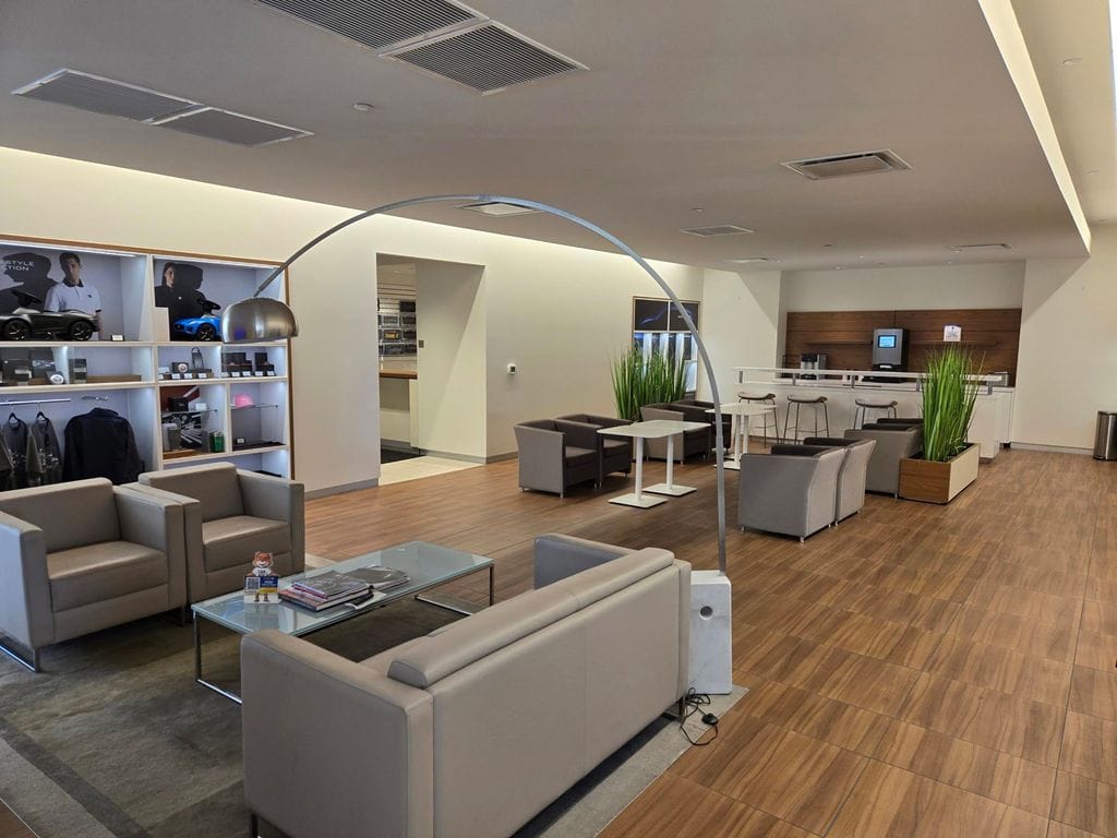 2024 Land Rover Defender SE - Photo 35