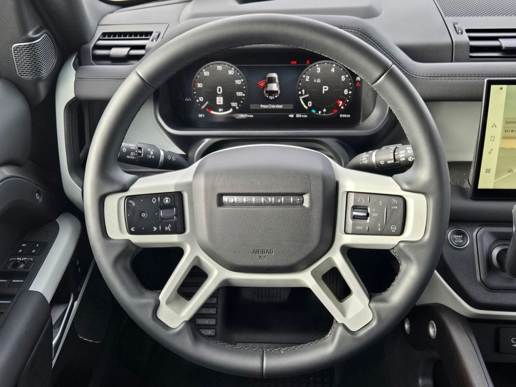 2024 Land Rover Defender SE - Photo 14