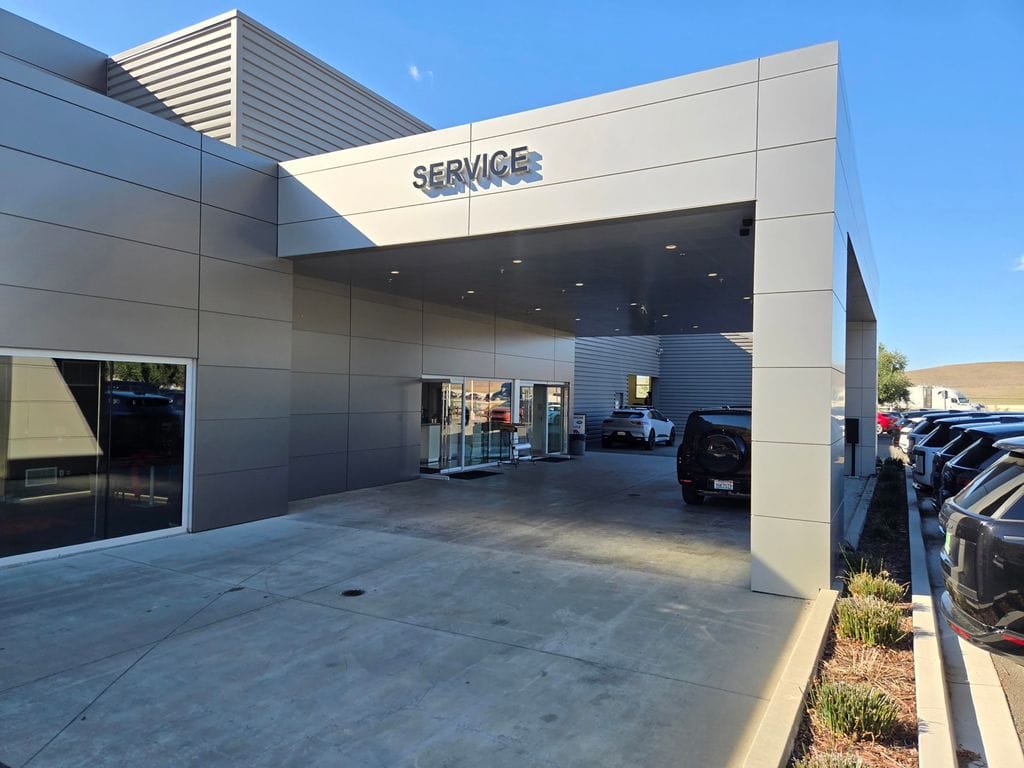 2024 Land Rover Defender SE - Photo 33