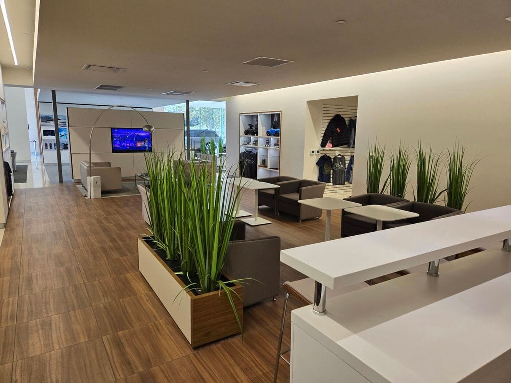 2024 Land Rover Defender SE - Photo 36