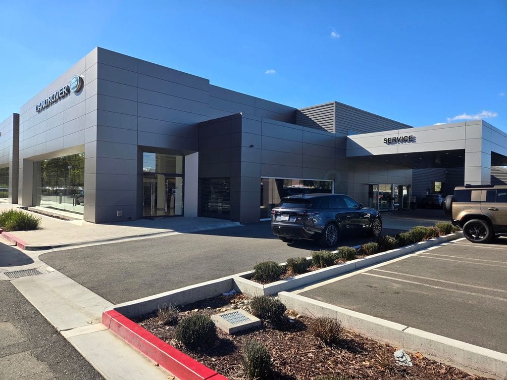 2024 Land Rover Defender SE - Photo 32