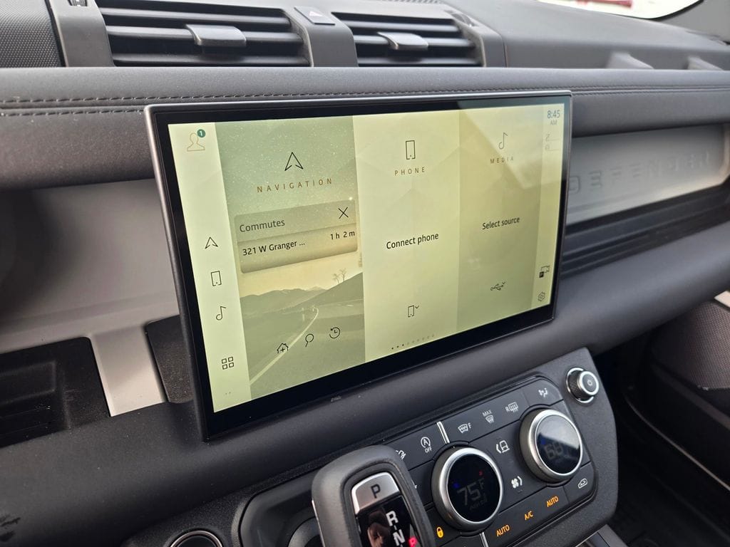 2024 Land Rover Defender SE - Photo 22