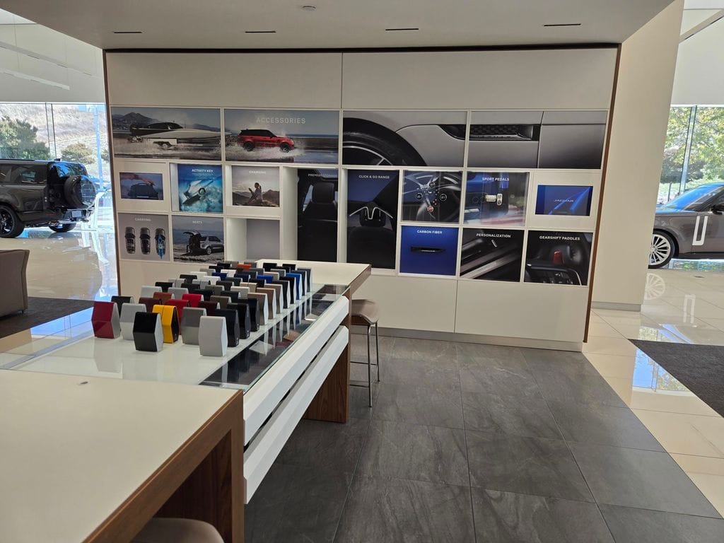 2024 Land Rover Defender SE - Photo 41