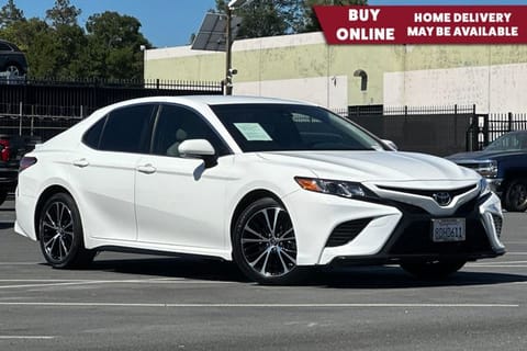 1 image of 2018 Toyota Camry SE