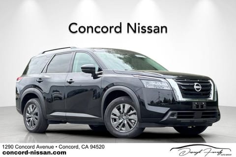 1 image of 2024 Nissan Pathfinder SV