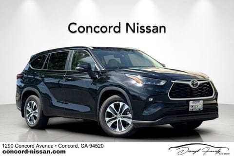 1 image of 2024 Toyota Highlander XLE
