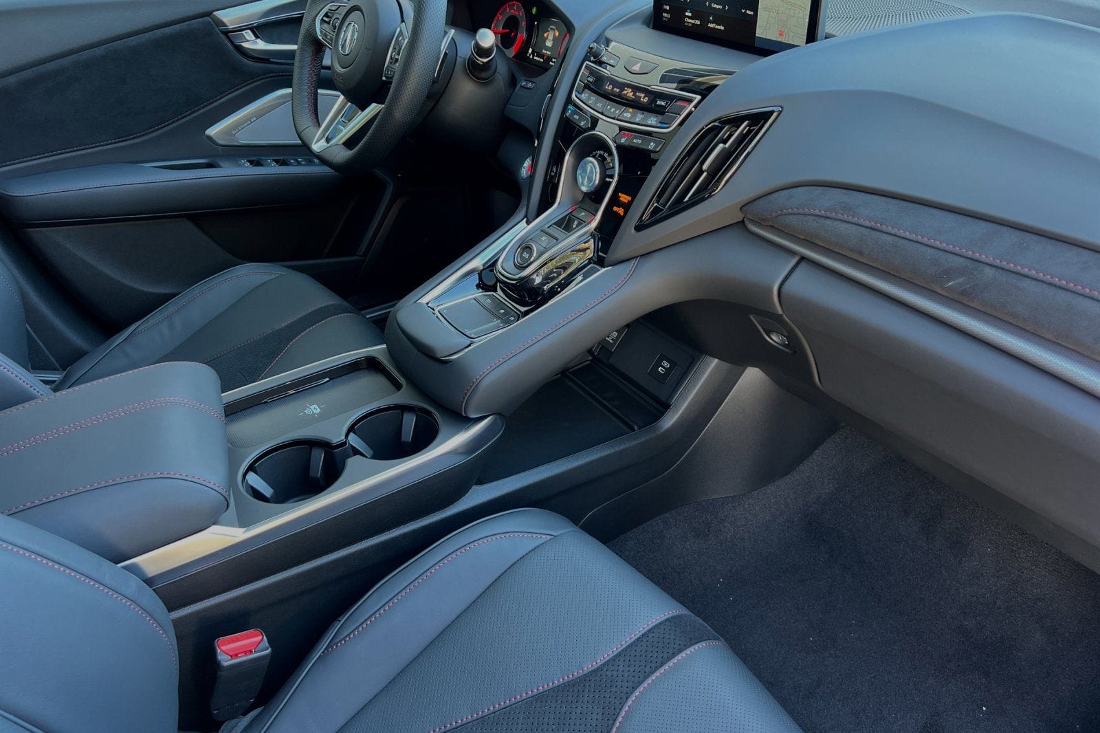 2025 Acura RDX A-Spec Package - Photo 18