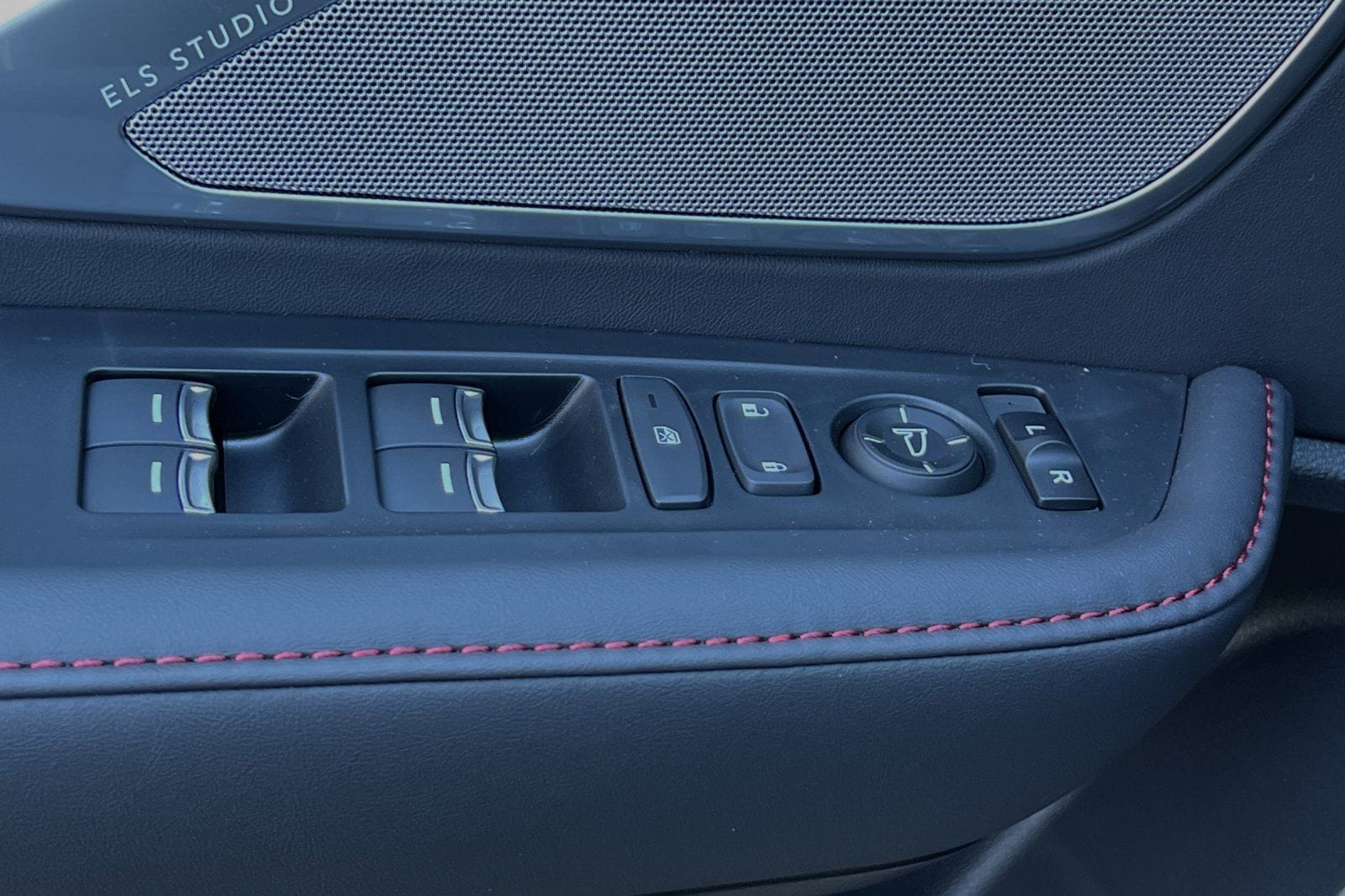 2025 Acura RDX A-Spec Package - Photo 12