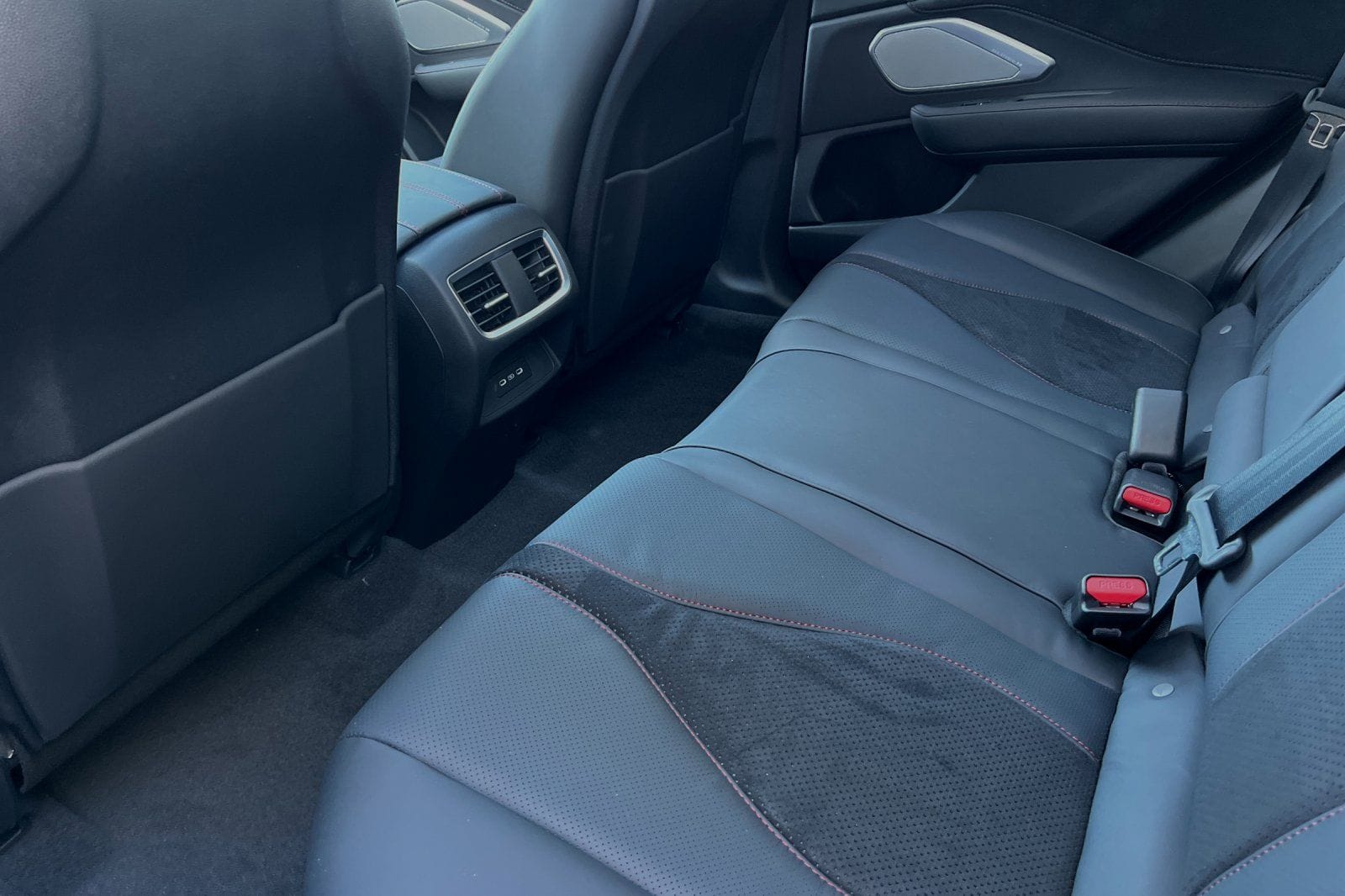 2025 Acura RDX A-Spec Package - Photo 13