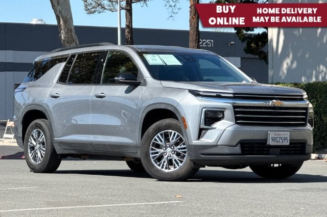 2025 Chevrolet Traverse LT