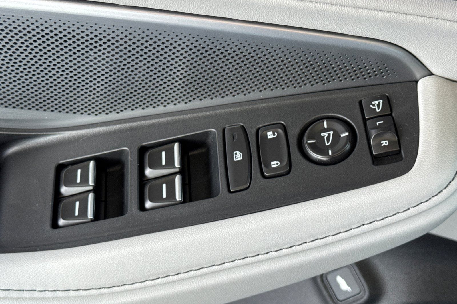 2026 Acura MDX Technology Package - Photo 7