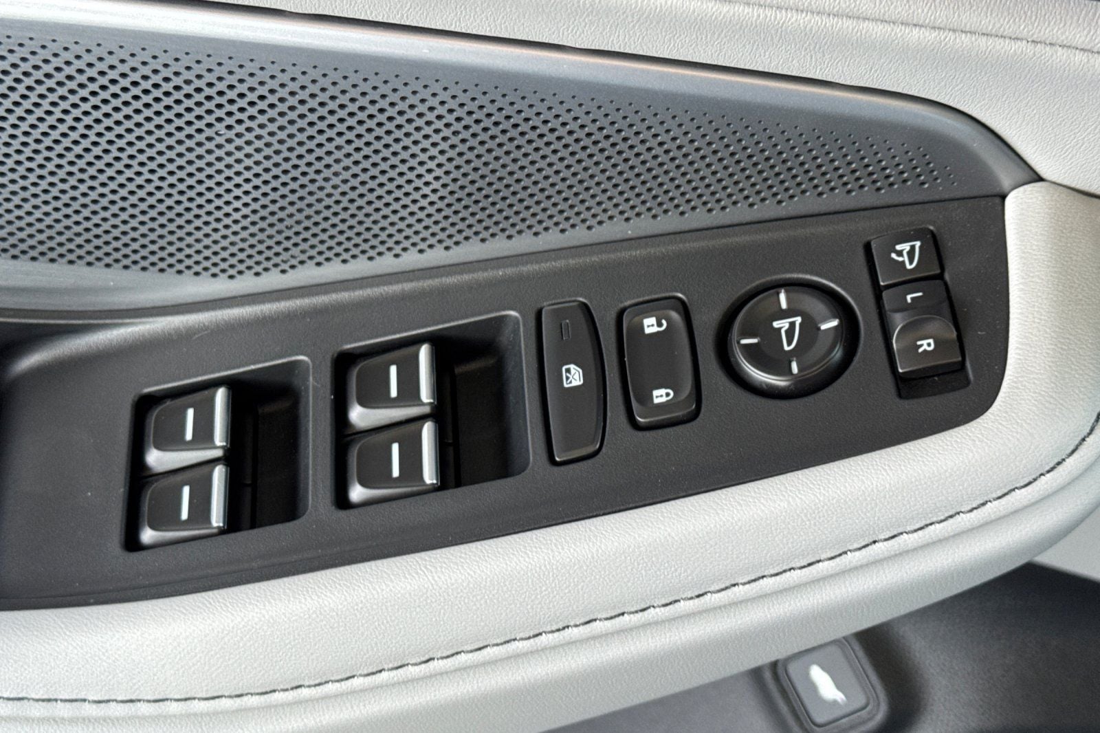 2026 Acura MDX Technology Package - Photo 7