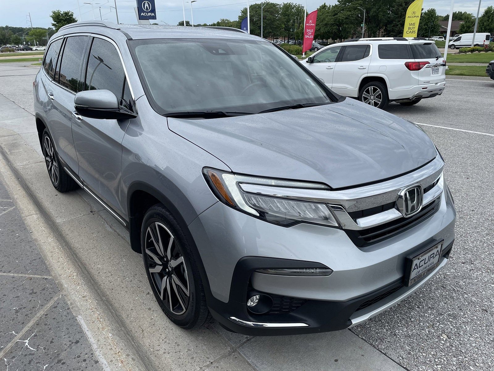 Used 2020 Honda Pilot Elite with VIN 5FNYF6H0XLB026135 for sale in Omaha, NE