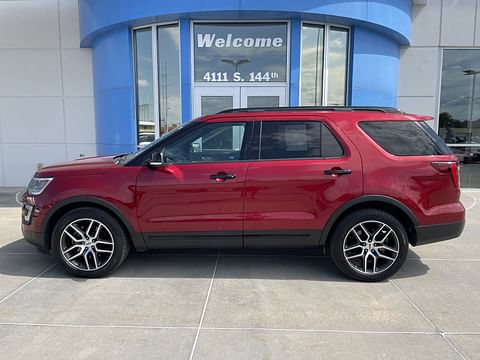 1 image of 2017 Ford Explorer Sport