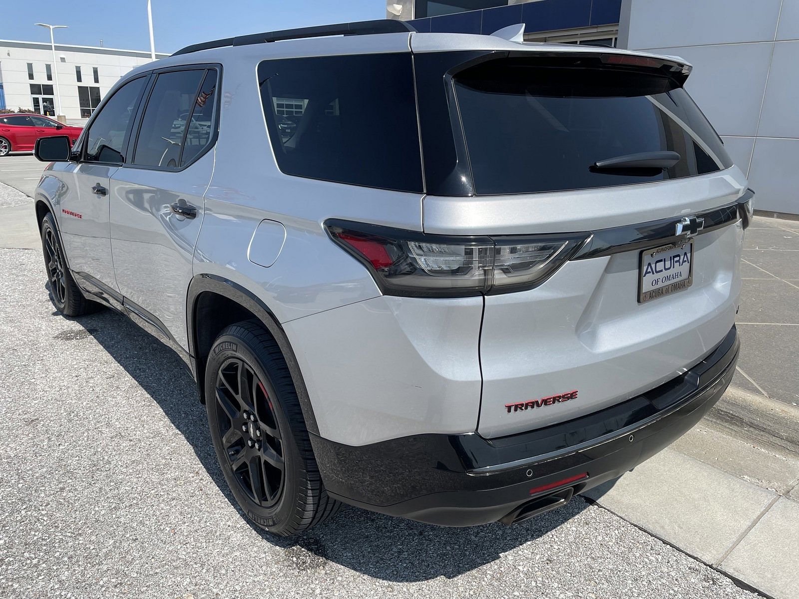 Used 2018 Chevrolet Traverse Premier with VIN 1GNEVJKW0JJ176337 for sale in Omaha, NE