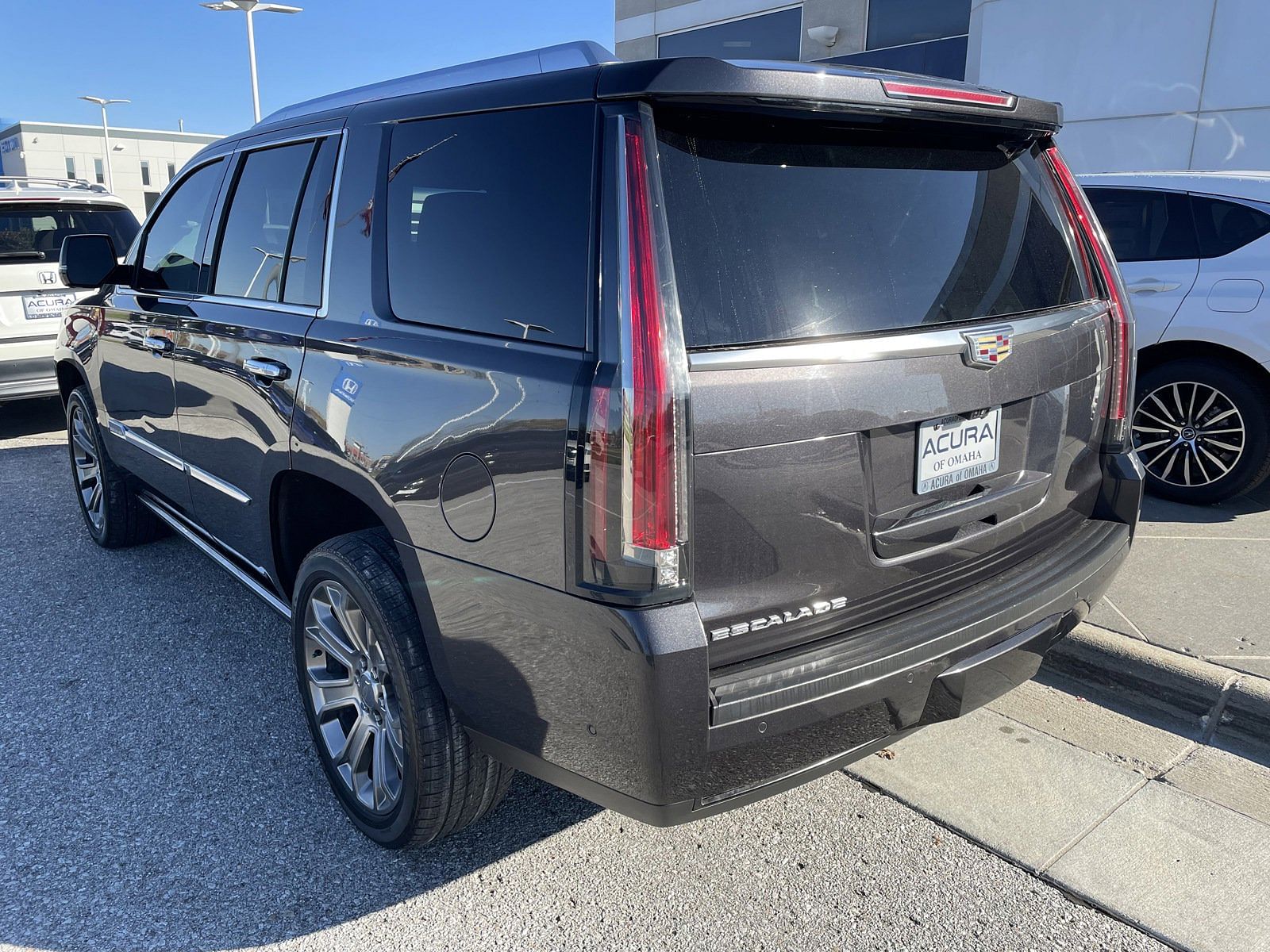 Used 2017 Cadillac Escalade Platinum with VIN 1GYS4DKJXHR382887 for sale in Omaha, NE