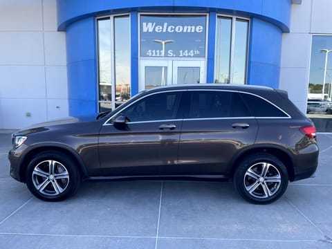 1 image of 2016 Mercedes-Benz GLC 300