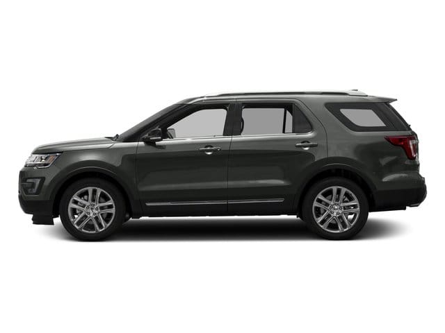 3 thumbnail image of  2017 Ford Explorer XLT