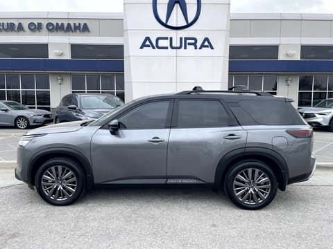 1 image of 2024 Nissan Pathfinder SL