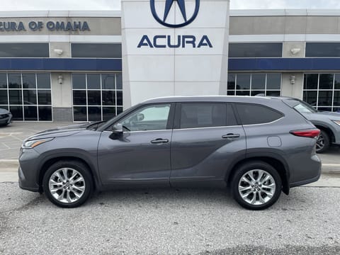 1 image of 2021 Toyota Highlander Limited