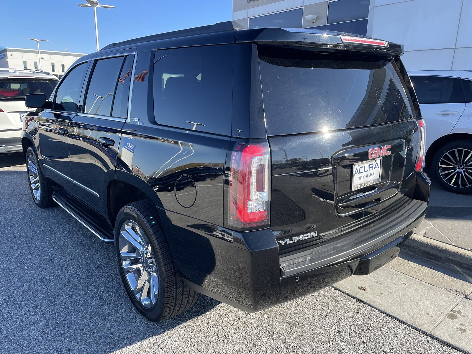 Used 2018 GMC Yukon SLT with VIN 1GKS2BKC5JR302195 for sale in Omaha, NE