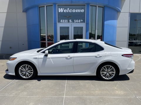 1 image of 2018 Toyota Camry Hybrid XLE