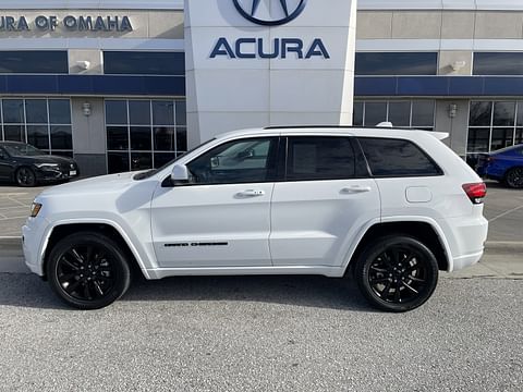 1 image of 2021 Jeep Grand Cherokee Laredo X