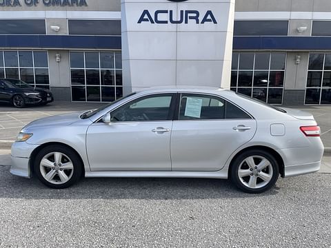 1 image of 2010 Toyota Camry SE