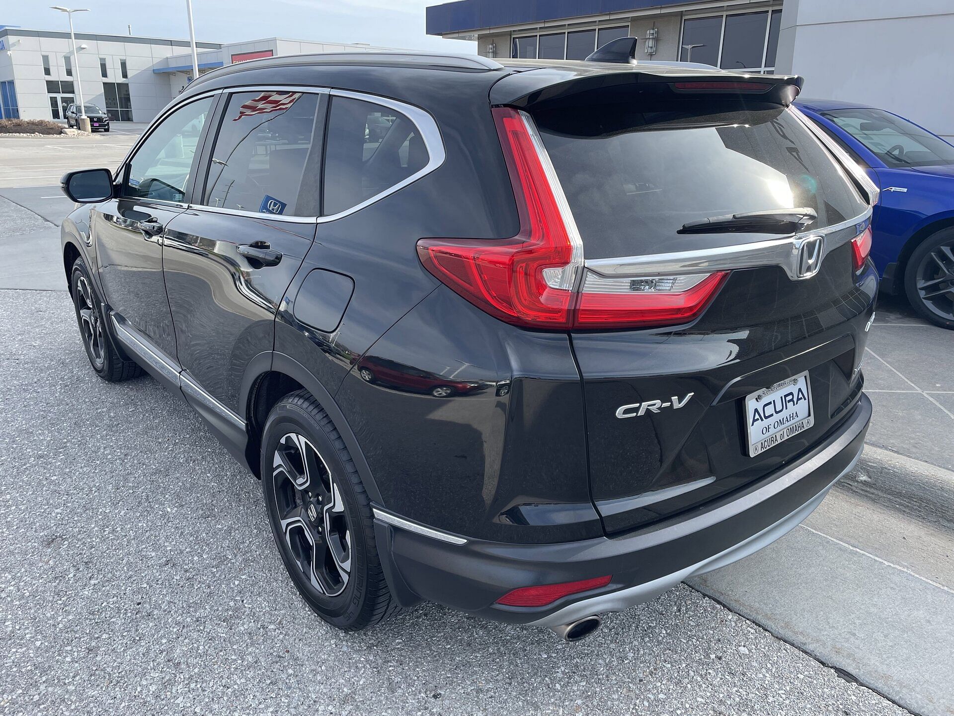 Used 2018 Honda CR-V Touring with VIN 7FARW2H90JE025055 for sale in Omaha, NE
