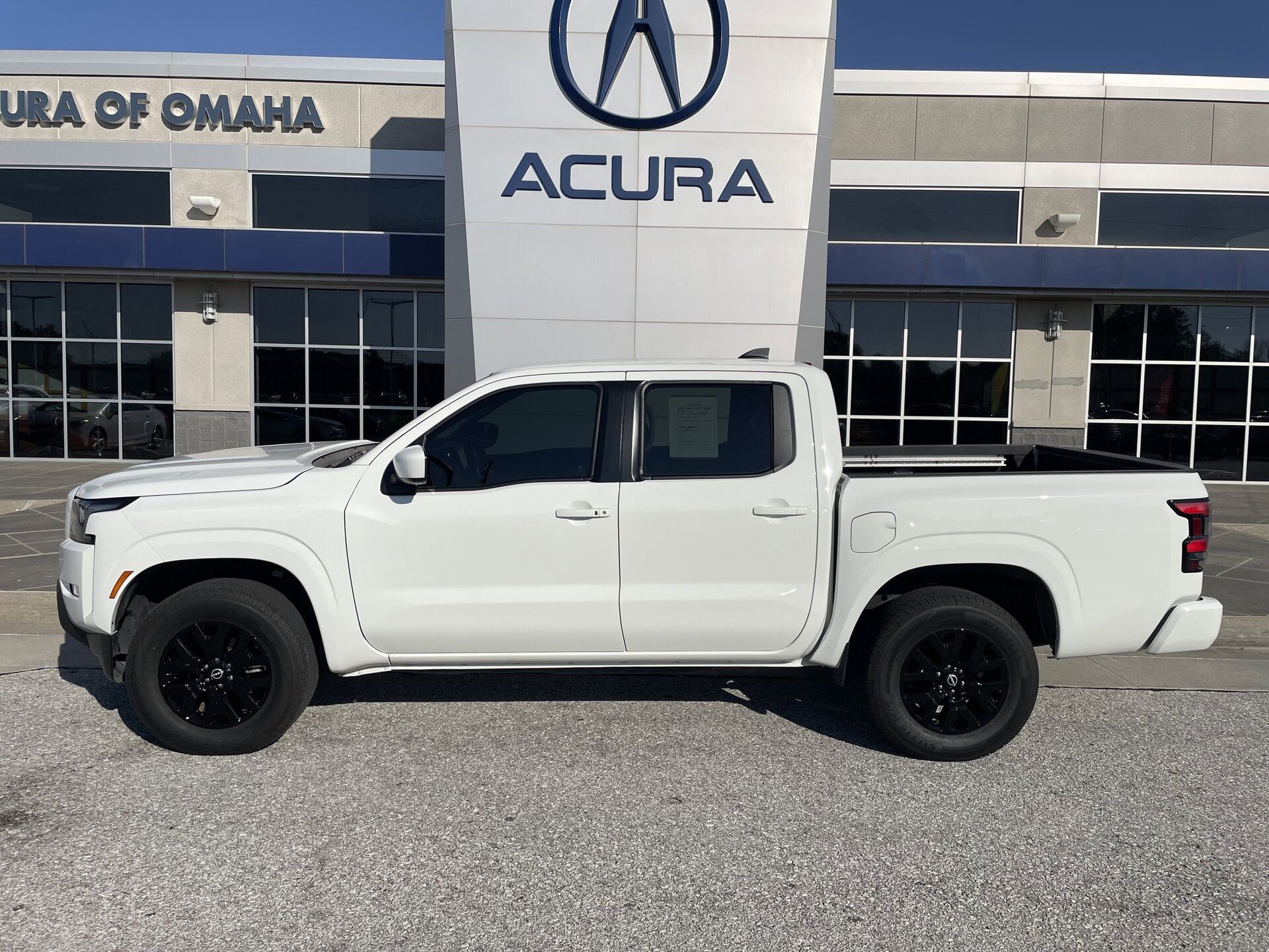 2024 Nissan Frontier SV's photo