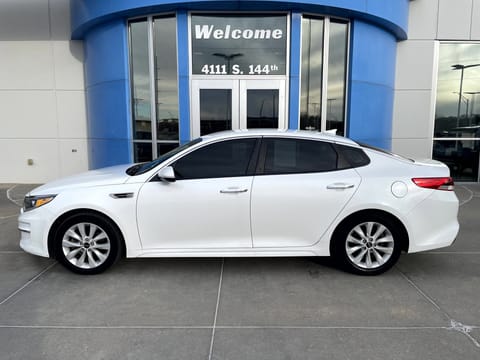 1 image of 2017 Kia Optima LX