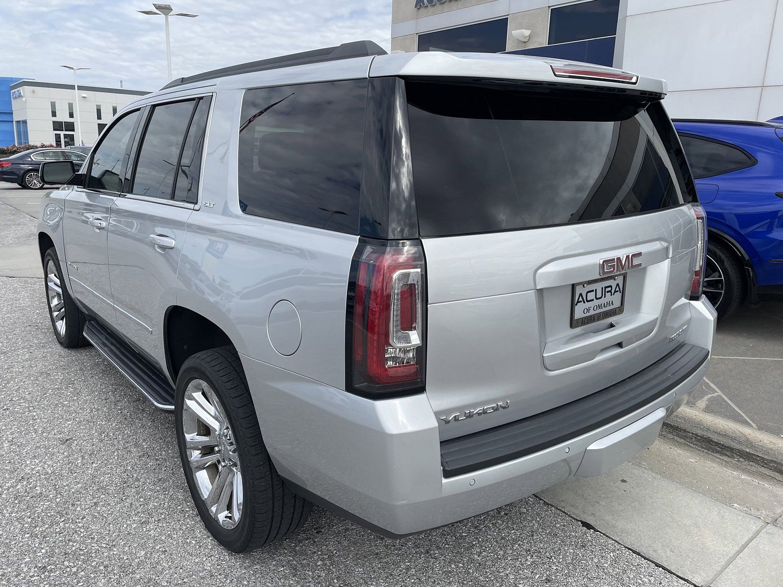 Used 2018 GMC Yukon SLT with VIN 1GKS2BKC9JR355336 for sale in Omaha, NE