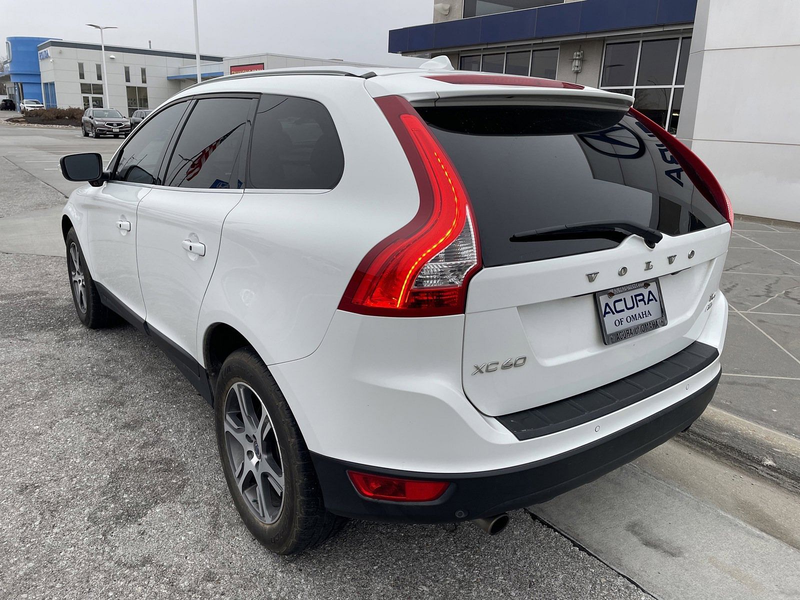 Used 2013 Volvo XC60 T6 with VIN YV4902DZ4D2421299 for sale in Omaha, NE