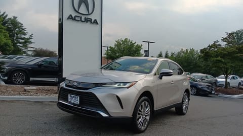 1 image of 2021 Toyota Venza XLE