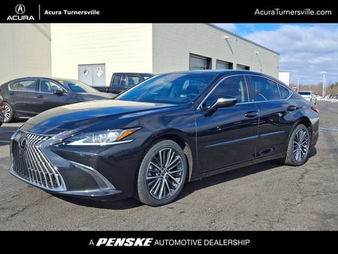 1 image of 2022 Lexus ES 350