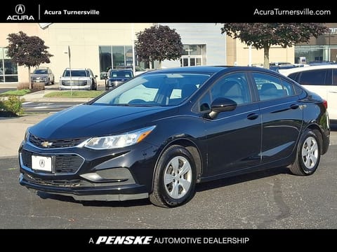 1 image of 2018 Chevrolet Cruze LS