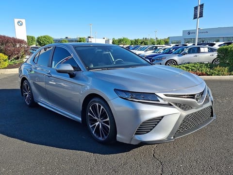 2020 Toyota Camry SE