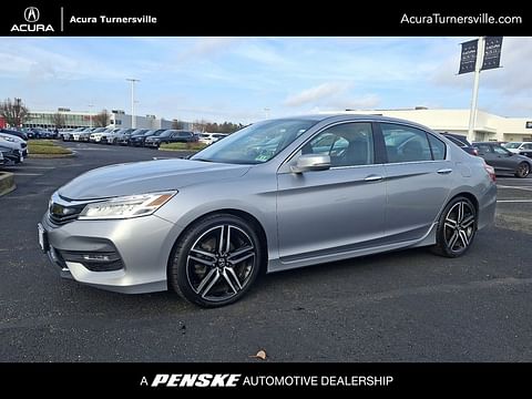 1 image of 2017 Honda Accord Touring