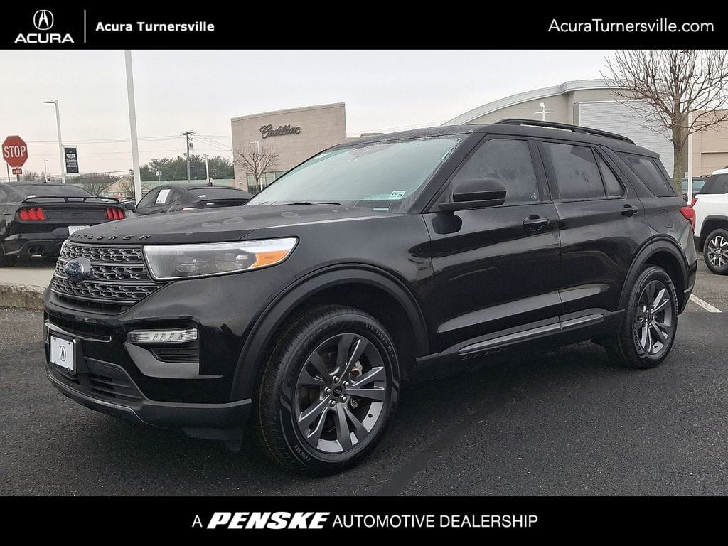 2023 Ford Explorer XLT's photo