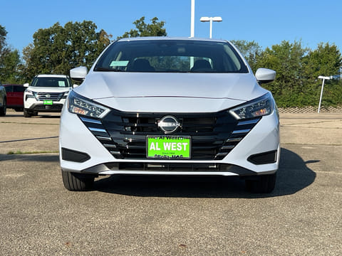 2025 Nissan Versa SV