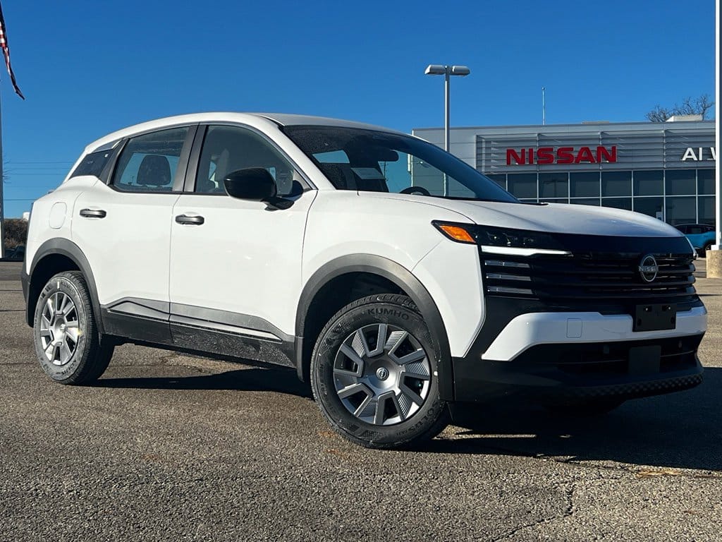 2026 Nissan KICKS S's photo