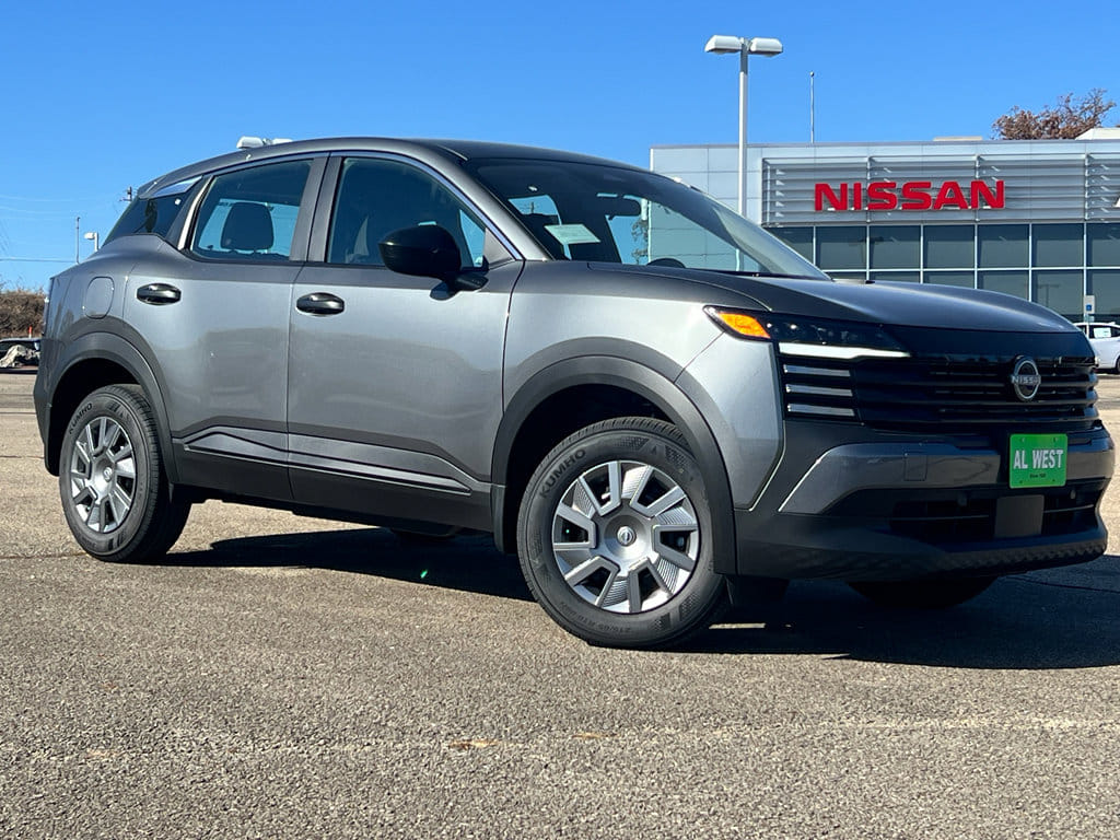 2026 Nissan KICKS S's photo