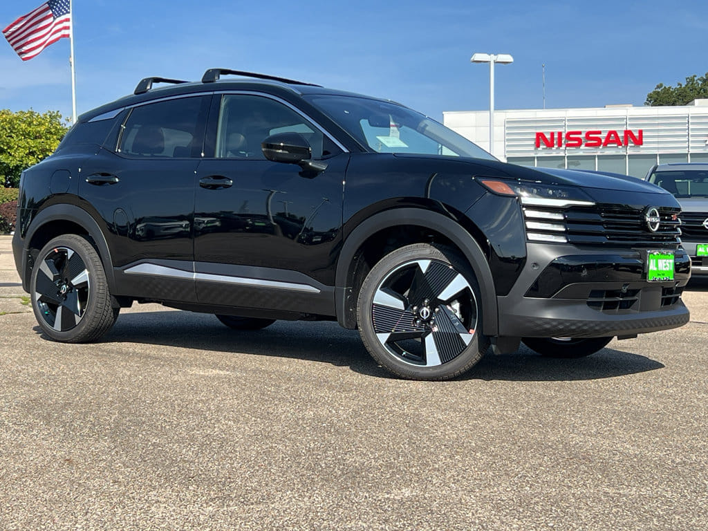 2026 Nissan KICKS SR AWD's photo