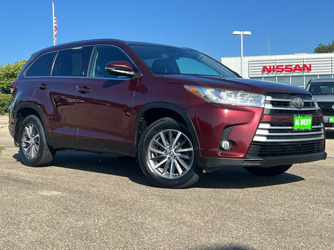 1 image of 2019 Toyota Highlander XLE
